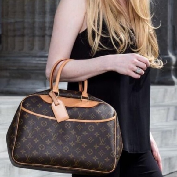 Louis Vuitton Handbags - Beautiful ✨ Deauville Handbag ✨ by Louis Vuitton